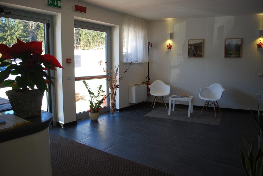 Hotel Elbele Garni Folgaria Extérieur photo